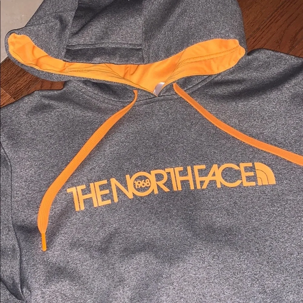 NWOT The North Face hoodie sweatshirt M